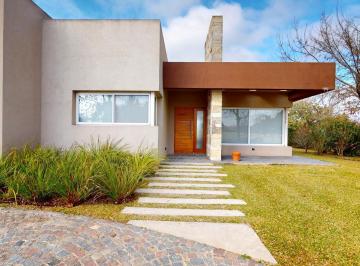 Casa · 189m² · 6 Ambientes · 1 Cochera · Haras del Sur I - Casa a Estrenar de 3 Dorm.