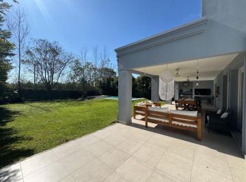 Casa de 8 ambientes, Yerba Buena · Importante Residencia en Country El Nogal Yerba Buena en Venta (Intermediarios Abstenerse)