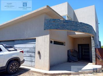 Casa · 270m² · 10 Ambientes · 2 Cocheras · Venta - Casa 4 Dorm, B° Privado 5 Soles - Ruta 151 - Cinco Saltos