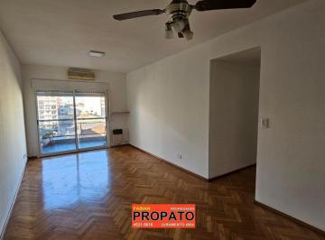 Requisitos para ingresar: garantía propietaria en CABA o seguro de caucion fiina · Depto de 3 Ambientes en un 7 Piso Al Frente con 2 Baños, Cochera Fija Cubierta y Balcón Aterrazado!