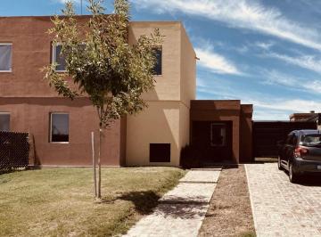 Casa · 100m² · 4 Ambientes · 2 Cocheras · Casa en Venta en Casas de Santa Ana, Villa Nueva, Tigre, Manzana 3
