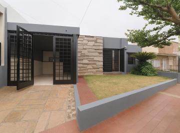 Casa · 119m² · 5 Ambientes · 1 Cochera · Estanislao Learte | Atuel | Bª Parque San Vicente