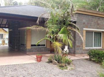 Quinta vacacional · 205m² · 3 Dormitorios · Casa Quinta en Venta Los Bosquecitos Brandsen