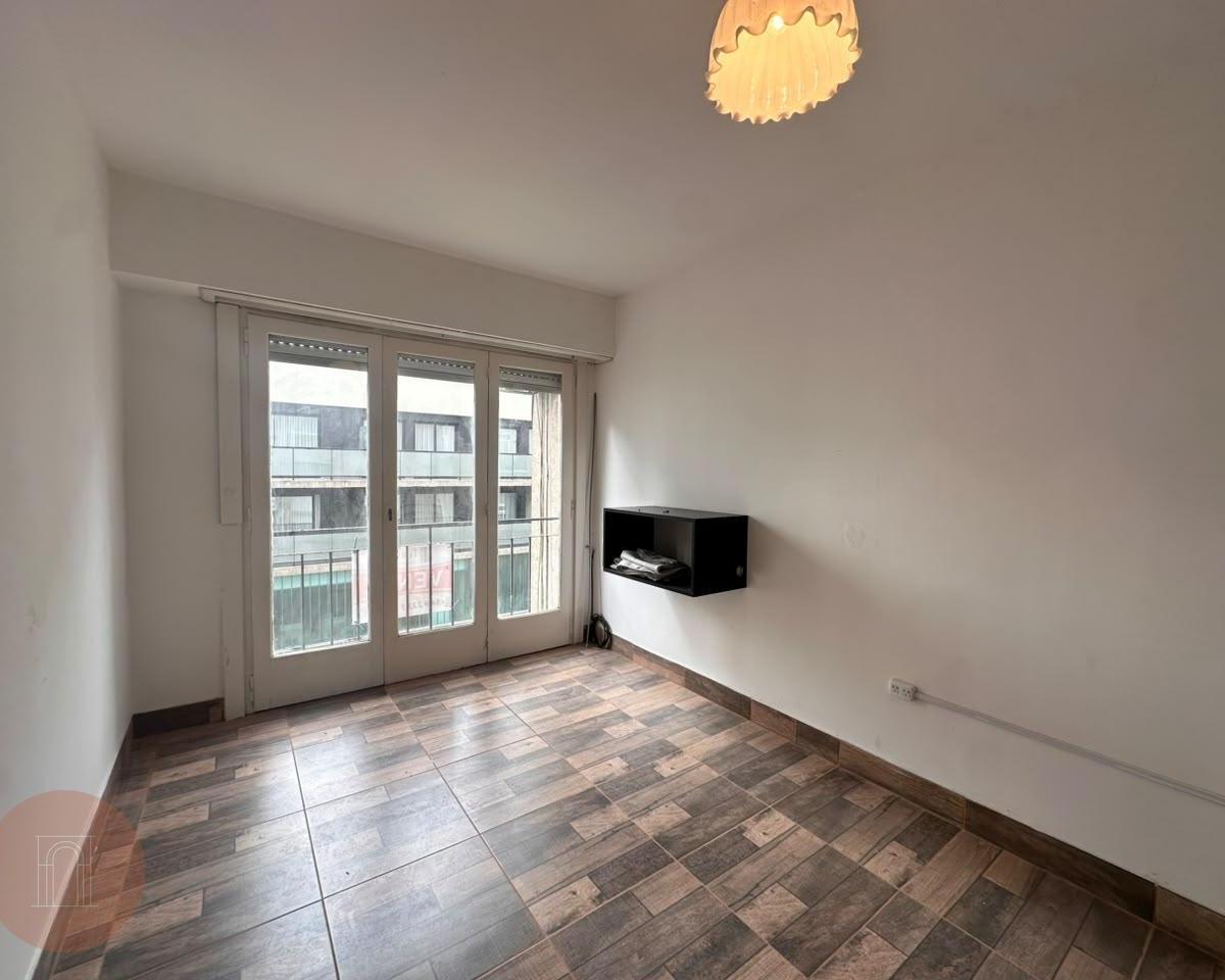 Depto monoambiente 21m² con balcón francés — Terminal Vieja