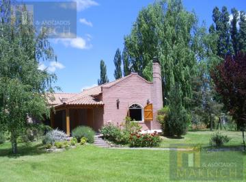 Casa · 3 Ambientes · Casa Quincho con Pileta