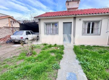 Casa · 80m² · 3 Ambientes · 1 Cochera · En Venta Casa en Pb 2 Dorm. Plottier