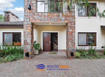 Casa · 267m² · 5 Ambientes · Casa a La Venta en Barrio Campos de Alvarez, Francisco Alvarez