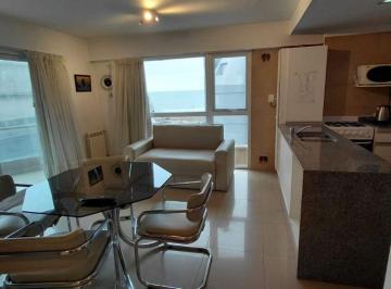 Departamento de 2 ambientes, Mar del Plata · Alquiler. Semipiso 2 Ambientes de 45 m². Ubicado en Corrientes Esq. Luro. Zona Centro. Vista Al Mar.