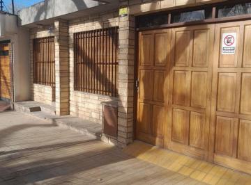 Casa · 120m² · 2 Ambientes · 1 Cochera · Casa en Venta Apta Crédito en 4ta. Oeste, Mendoza