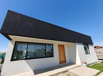 Casa · 150m² · 4 Ambientes · 4 Cocheras · Casa en Venta 3 Ambientes en San Pablo