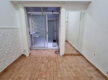 Departamento · 60m² · 3 Ambientes · Departamento de 3 Ambientes con Patio | Apto Profesional | Excelente Ubicación