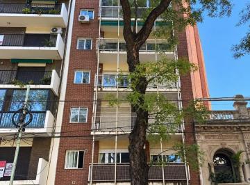 Departamento · 61m² · 3 Ambientes · 2 Cocheras · Departamento en Venta Warnes 100 Piso 5° 3 Amb. Al Frente C/balcón con 2 Cocheras