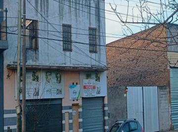 Local comercial , Morón · Amplio Local y Depósito con Entrada Independiente Para Galpón