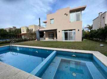 Casa · 239m² · 6 Ambientes · 2 Cocheras · Casa en Alquiler en Barrio Los Sauces, Nordelta.