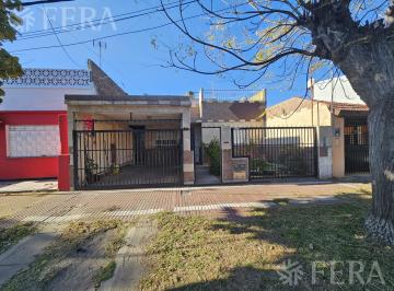 Casa · 75m² · 3 Ambientes · Venta Casa 3 Ambientes con Cochera en Wilde
