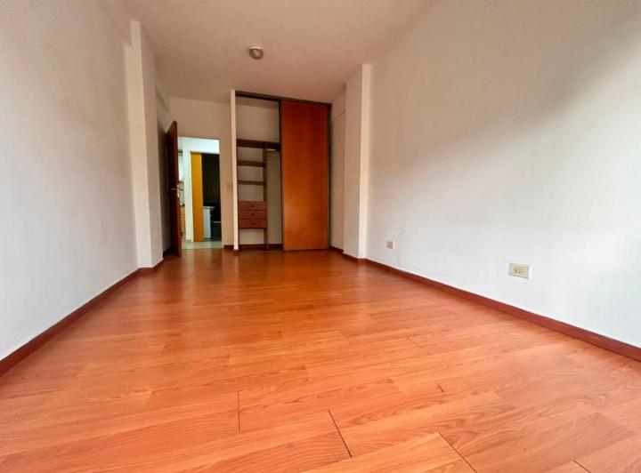 Excelente Departamento 2 Ambientes en Monte Castro Para Alquiler