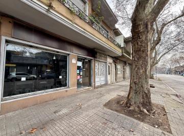 Local comercial · 144m² · 1 Cochera · Venta de Local Comercial en Reducto
