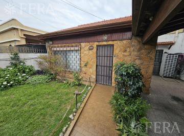 Casa · 153m² · 4 Ambientes · 1 Cochera · Venta de Casa 4 Ambientes con Cochera y Quincho en Wilde