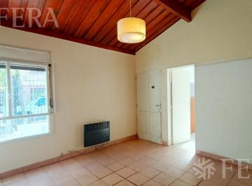 Casa · 60m² · 4 Ambientes · 2 Cocheras · Venta Casa 4 Ambientes con Cochera y Jardín en Guillermo E Hudson
