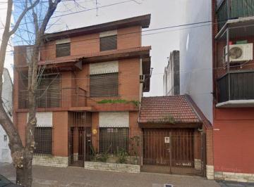 Local comercial · 150m² · 2 Cocheras · Local en Alquiler - Uso Comercial Profesional - Lanús
