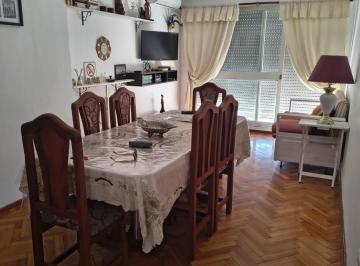 Departamento · 53m² · 3 Ambientes · Dpto. 2 Dorm. Amoblado con Balcón Al Frente.