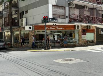 Local comercial · 205m² · Venta Local de Esquina con Renta en Recoleta