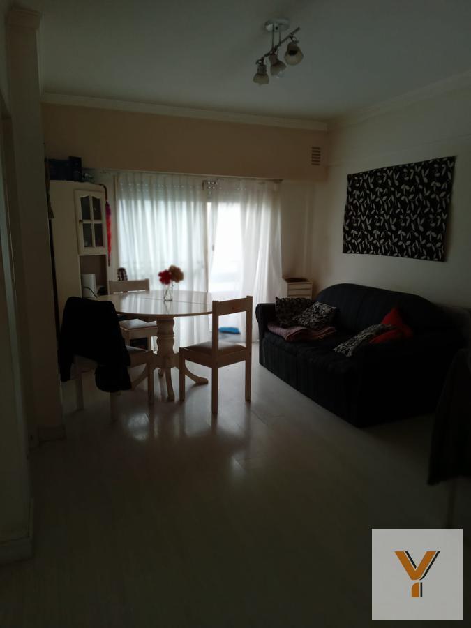 Departamento de 1 dormitorio en venta con balcón — Centro