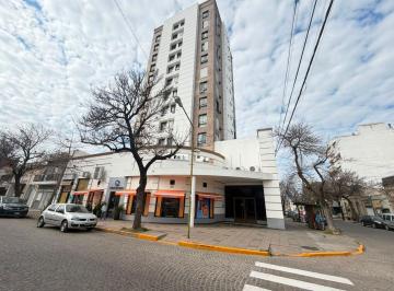 Departamento · 42m² · 2 Ambientes · Remax/alquila/depto/edificio/1 Dormi/centro