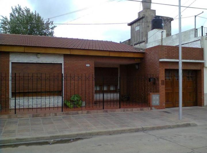 Casa · 212m² · 4 Ambientes · 1 Cochera