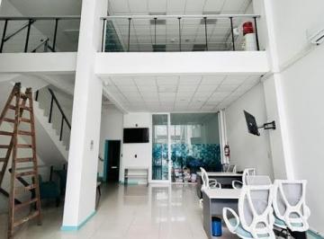 Local comercial · 220m² · 7 Ambientes · 1 Cochera · Local de 250 m² con Cajero y Oficinas, Cochera, en Alquiler Lomas de Zamora Oeste
