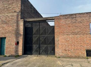 Depósito de 4 ambientes, Lanús · Propiedad Sobre Lote Propio con Depósitos – Ideal Para Vivienda y Actividad Comercial