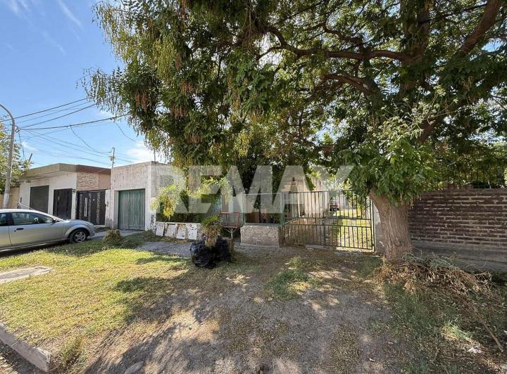 Casa · 222m² · 3 Ambientes · 1 Cochera