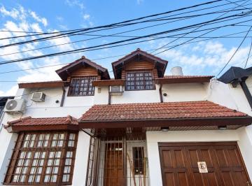 Casa · 184m² · 4 Ambientes · 1 Cochera · Casa en San Fernando