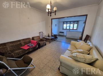 PH · 169m² · 7 Ambientes · 1 Cochera · Venta PH Multifamiliar con Cochera en Wilde
