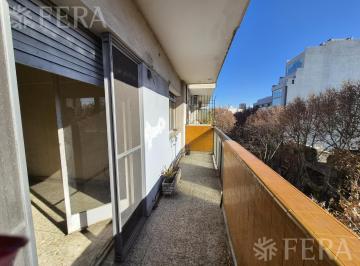 Departamento · 73m² · 3 Ambientes · 1 Cochera · Venta Departamento 3 Ambientes con Balcón y Cochera en Parque Patricios