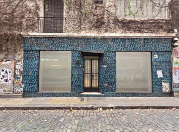Local comercial · 119m² · 4 Ambientes · Excelente Casa Para Uso Profesional/comercial Sobre Pasaje a Pasos de Placita Cortazar!