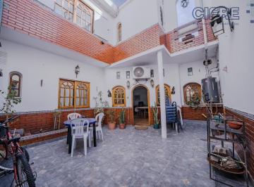PH · 80m² · 3 Ambientes · PH en Villa Urquiza de 3 Ambientes con Patio y Terraza Propia.
