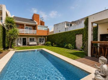 Casa · 236m² · 6 Ambientes · 2 Cocheras · Venta Casa 5 Amb Jardin Quincho Pileta V. Devoto