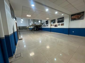 QBM-QB1-1715_2 · Excelente Local Comercial en Alquiler | Amplios Espacios | Ubicación Estratégica en Flores.