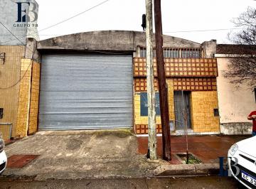 Bodega-Galpón · 300m² · Galpón en Alquiler 300 m² con Oficina