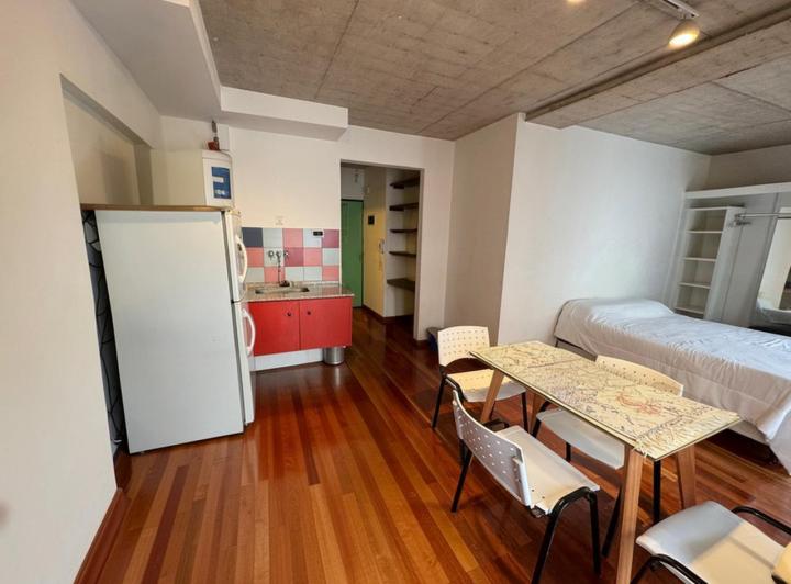 En Venta Monoambiente Divisible Moderno con Balcón Al Frente en Brasil 1500
