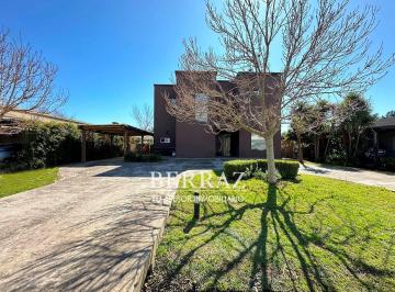 Casa · 195m² · 4 Ambientes · 2 Cocheras · Casa Venta El Lucero Lote de 945 m² Pilar