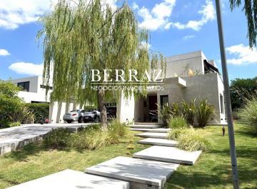Casa · 418m² · 7 Ambientes · Casa Venta 4 Dorm. Lote de 1029 m² Ayres del Pilar, Pilar Zona Norte