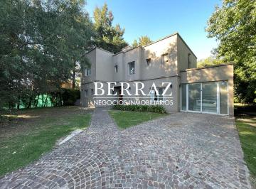 Casa · 184m² · 5 Ambientes · 4 Cocheras · Casa Venta 4 Dorm. Barrio La Delfina Lote de 745 m² Pilar, Zona Norte