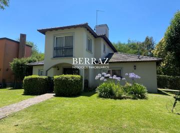Casa · 153m² · 4 Ambientes · 2 Cocheras · Casa Venta 3 Dorm. Barrio Los Potrillos Lote de 822 m², Pilar