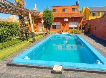 Casa · 165m² · 4 Ambientes · 6 Cocheras · Casa 4 Amb - 4 Bños - Fondo - Quincho - Pileta - Gge X 6