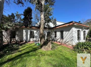 Casa · 80m² · 3 Ambientes · Casa en Venta - 2 Dorm. 2 Baños - Berazategui