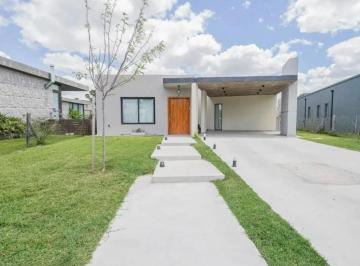 Casa · 190m² · 4 Ambientes · 2 Cocheras · Casa en Venta Pilar del Este