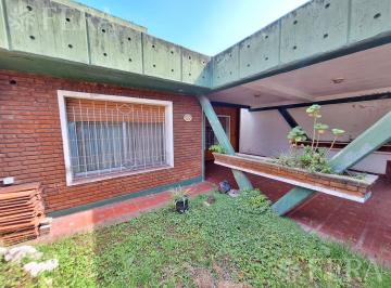 Casa · 62m² · 3 Ambientes · 1 Cochera · Venta de Casa de 3 Ambientes con Cochera en Wilde