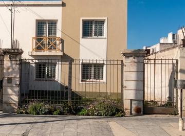 Casa · 90m² · 3 Ambientes · 2 Cocheras · Duplex en Alquieler 2 Dorm., Estacion Chachapoya
